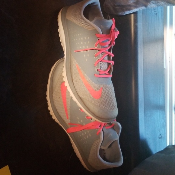 Nike shoe size 8 - Picture 3 of 3